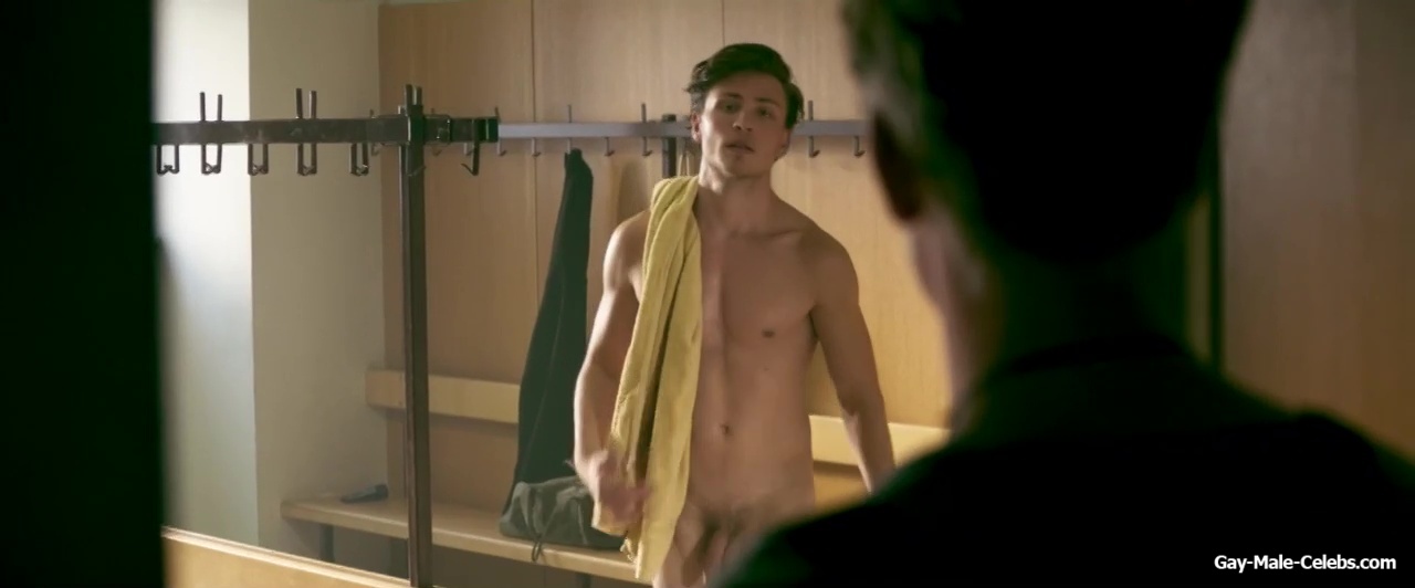 Jannik Schumann Nude Dick Scenes in Center Of My World