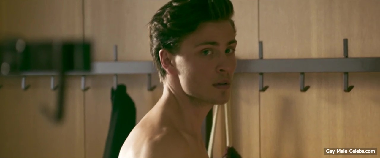 Jannik Schumann Nude Dick Scenes in Center Of My World