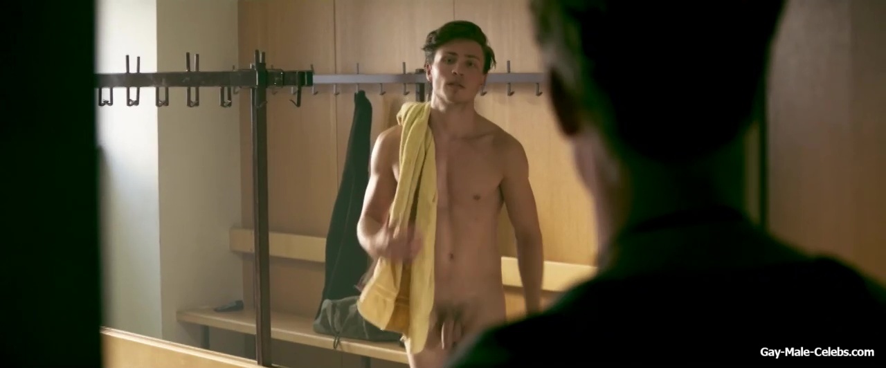 Jannik Schumann nude penis