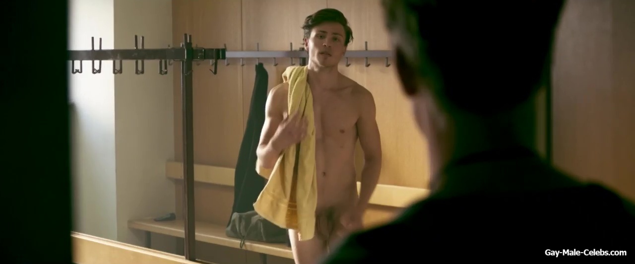 Jannik Schumann naked