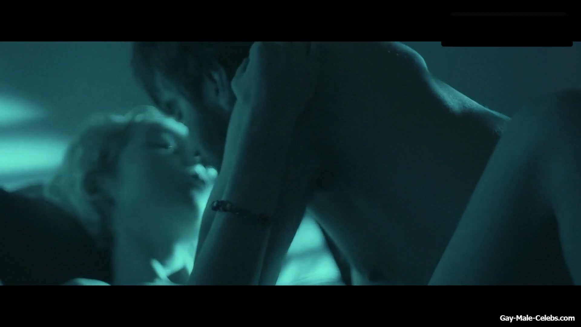 Landon Liboiron frontal nude in Come True