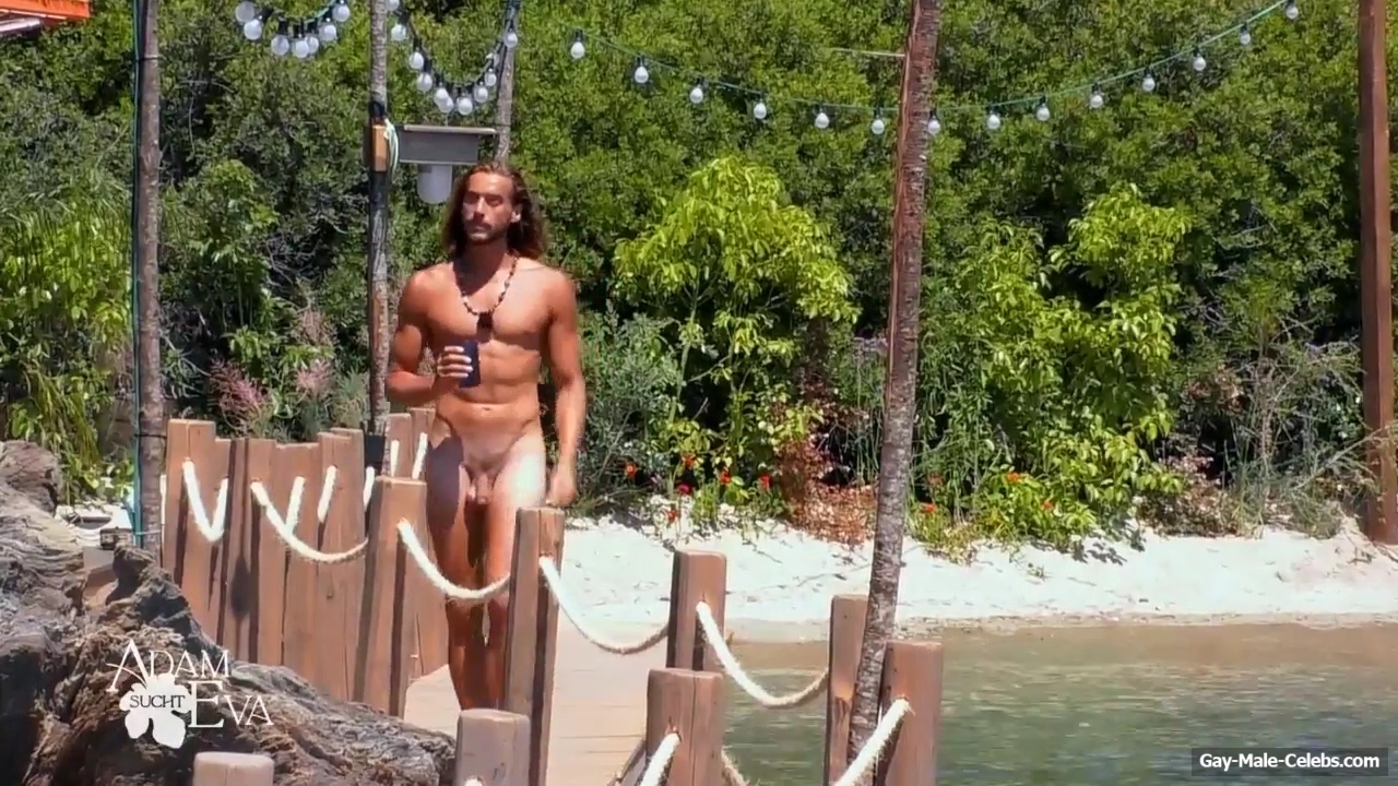 Sasha Sasse frontal nude in Adam sucht Eva