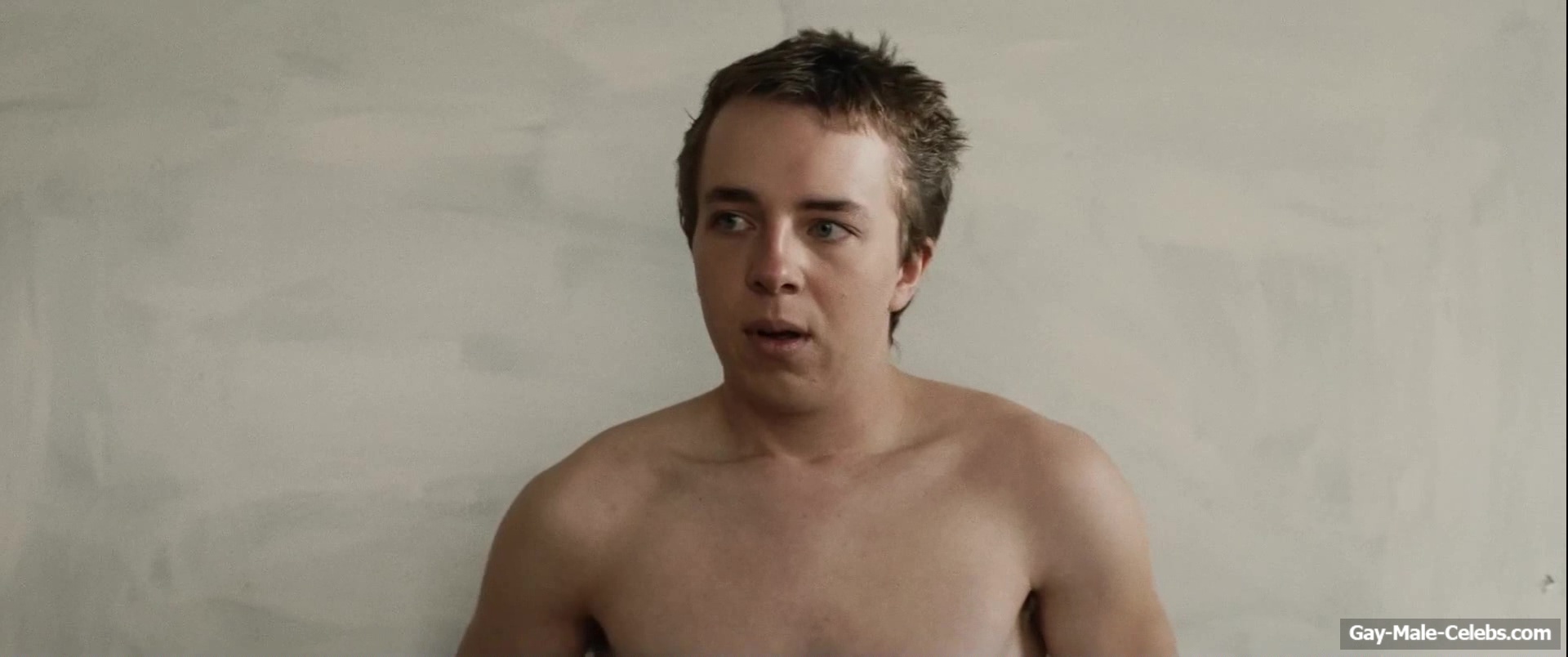 Ed Oxenbould nude and underwear in Head South