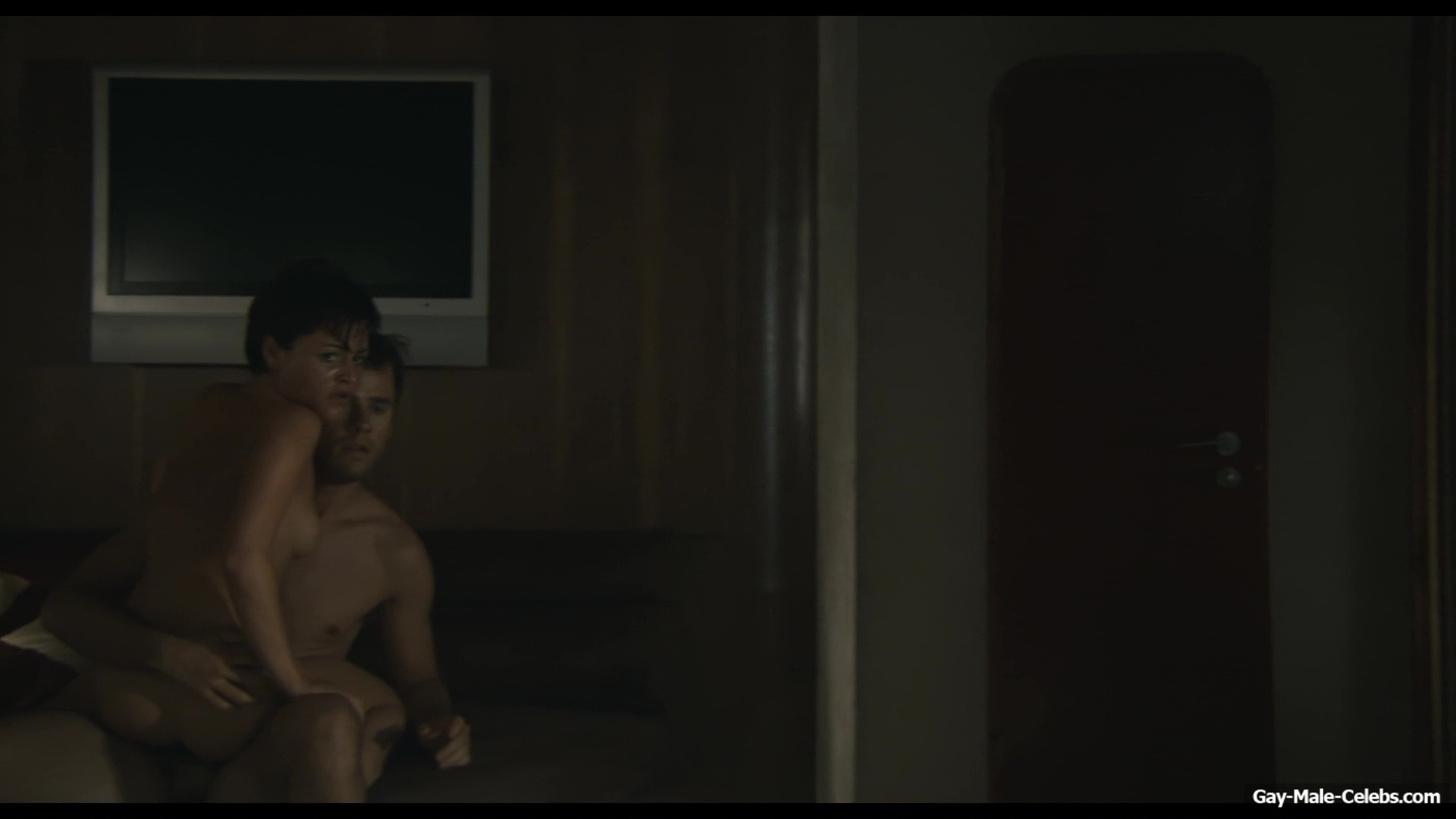 Julian Morris frontal nude in Donkey Punch