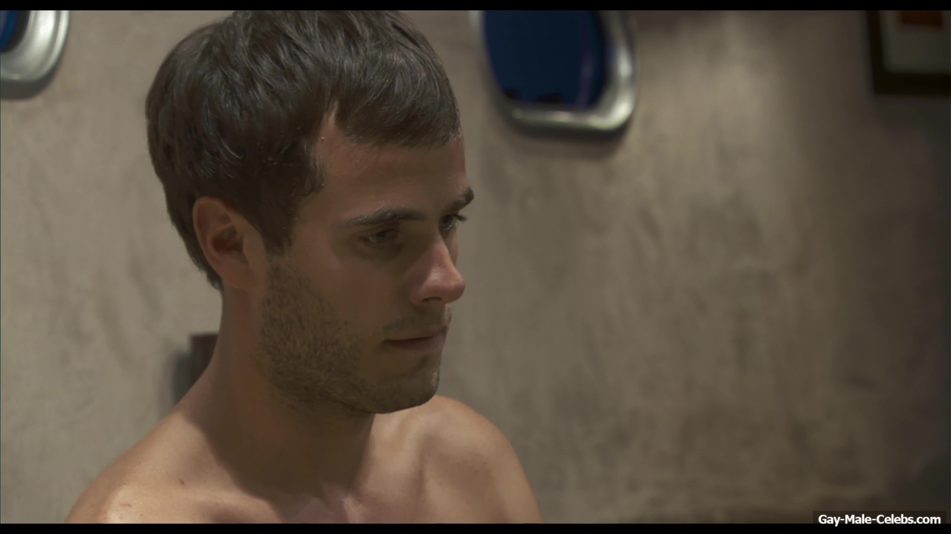 Julian Morris frontal nude in Donkey Punch