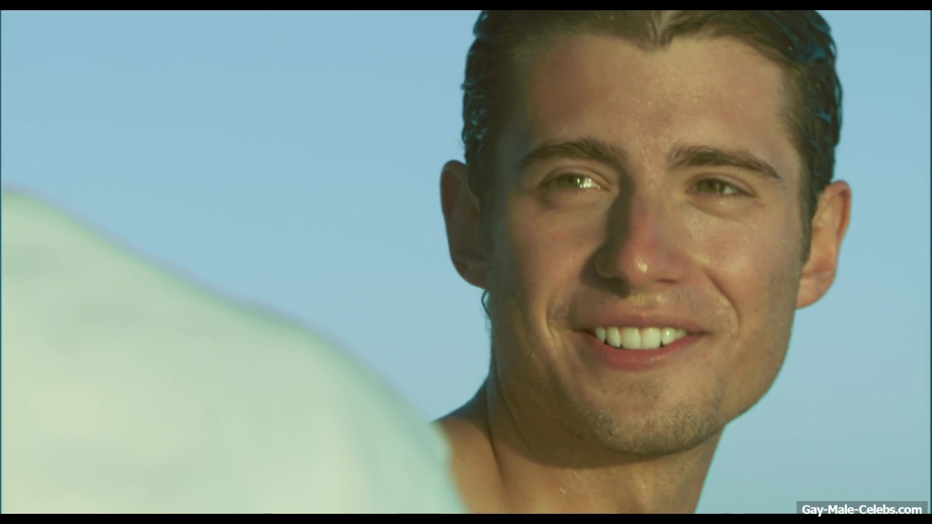 Julian Morris frontal nude in Donkey Punch