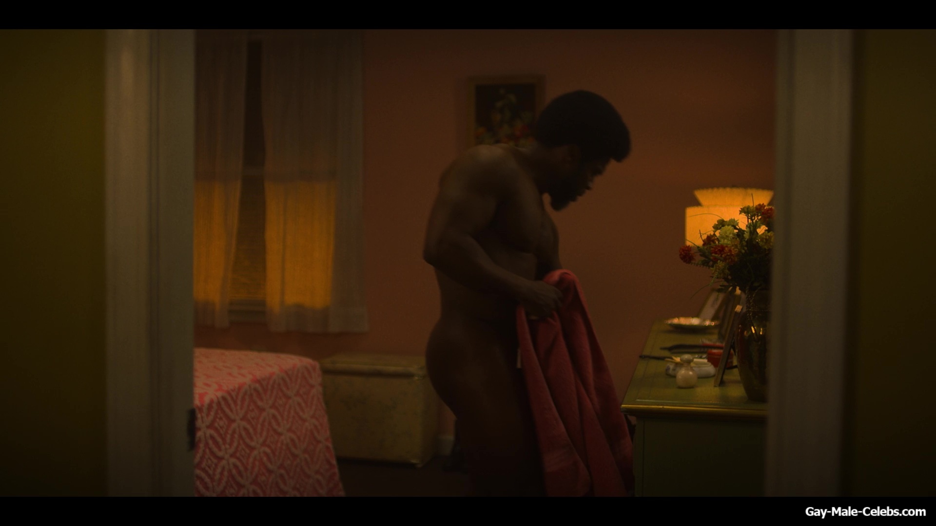 Kevin Hart Nude in Fight Night The Million Dollar Heist