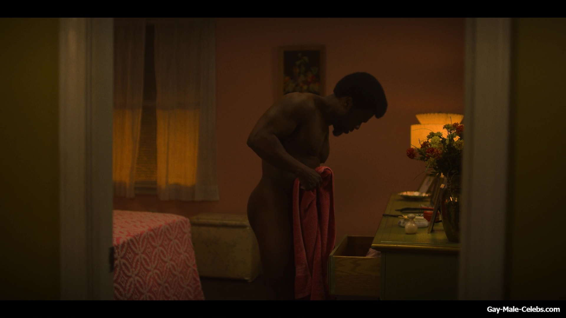 Kevin Hart Nude in Fight Night The Million Dollar Heist