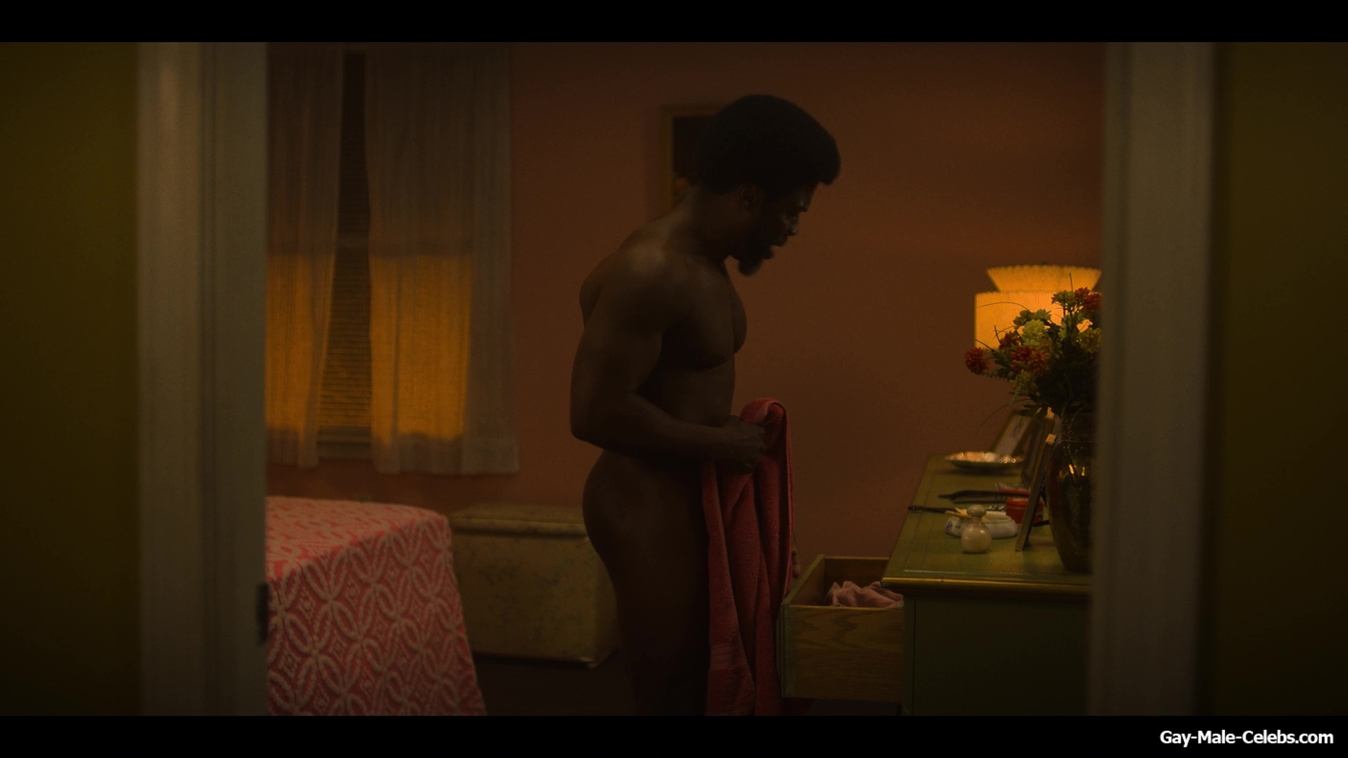 Kevin Hart Nude in Fight Night The Million Dollar Heist