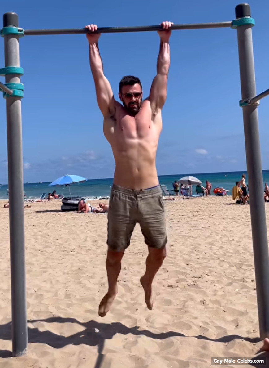 David Tag Cock Bulge Moment and Hot Underwear Pics