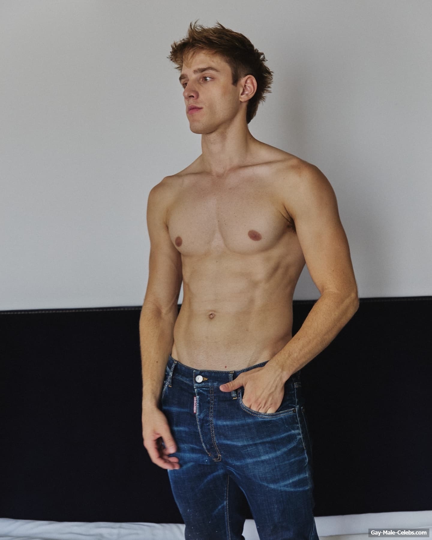 Nuno Gallego shirtless