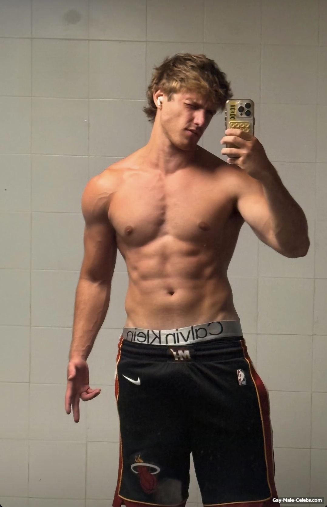 Nuno Gallego cock bulge