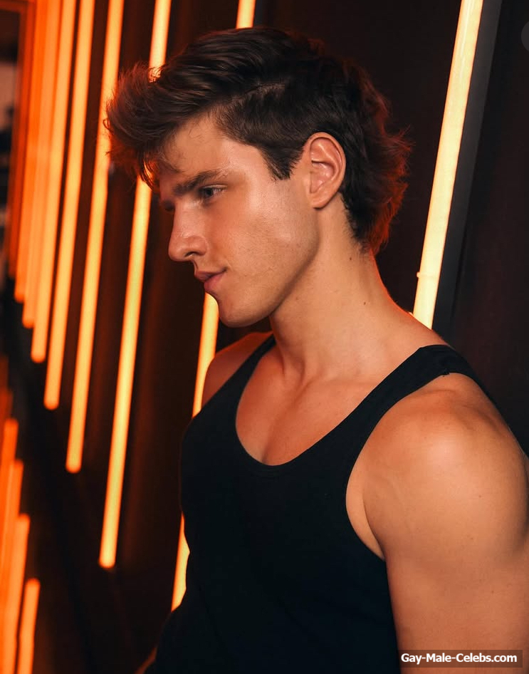 Nuno Gallego Shirtless And Hot Underwear Photos