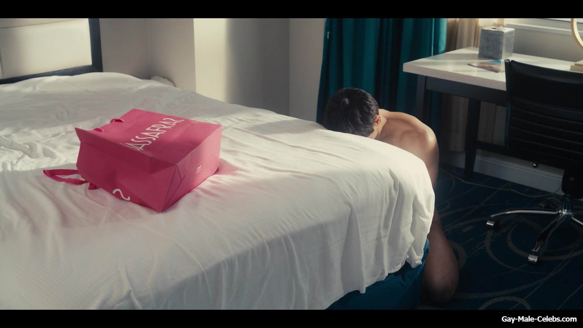 Paul W Downs Nude And Sexy in Hacks