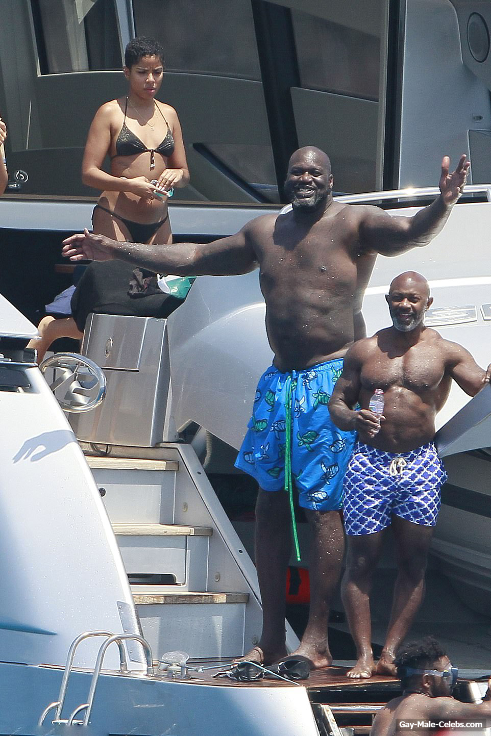 Shaquille ONeal Shows Off Nude Dick During Pee On A Yacht