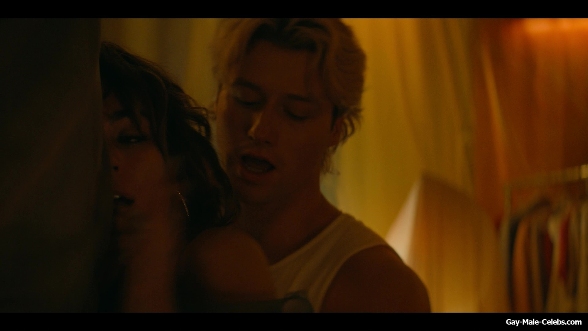 Stephen Kalyn Nude And Doggy Sex Scenes in Off Campus