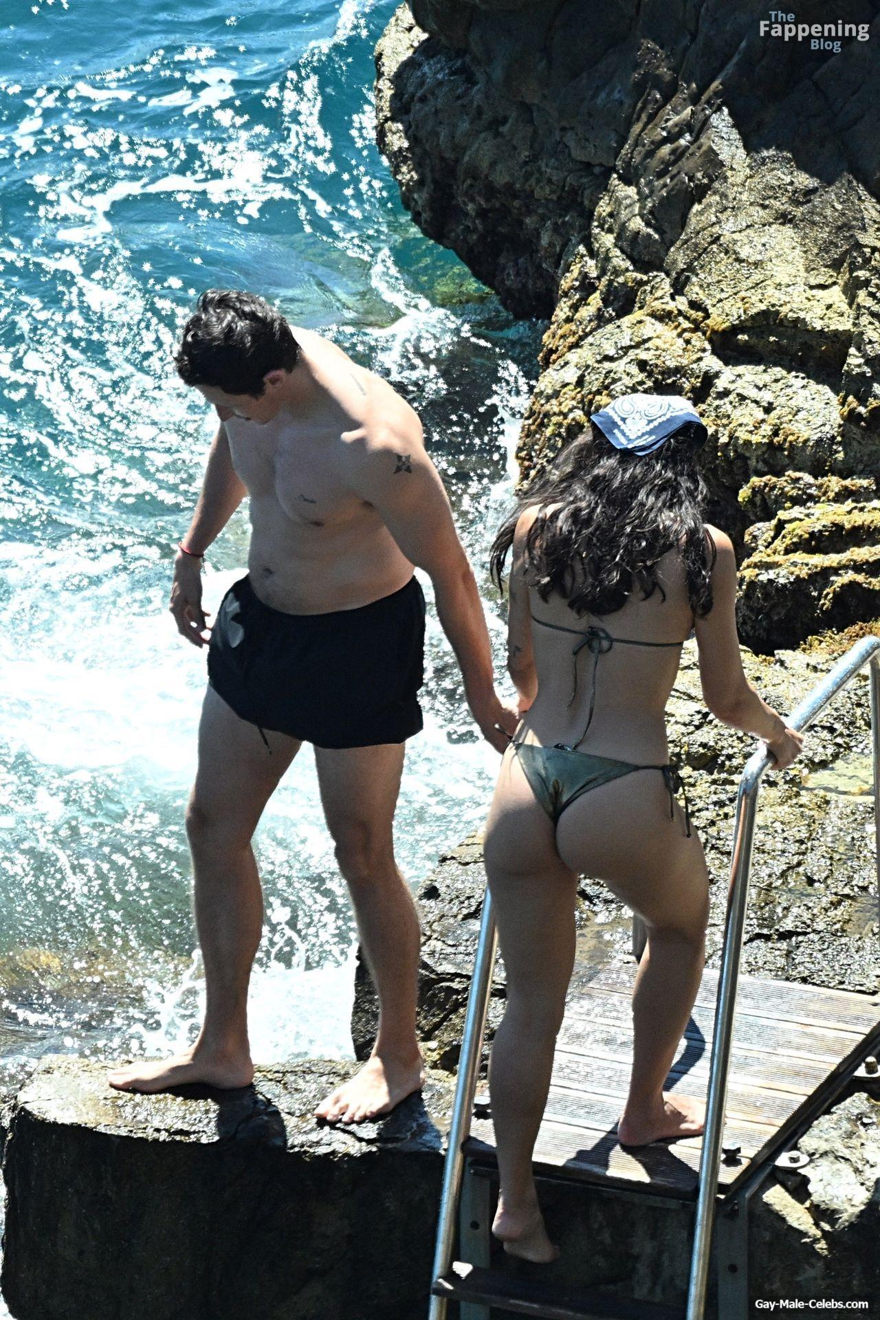 Callum Turner shirtless beach pics