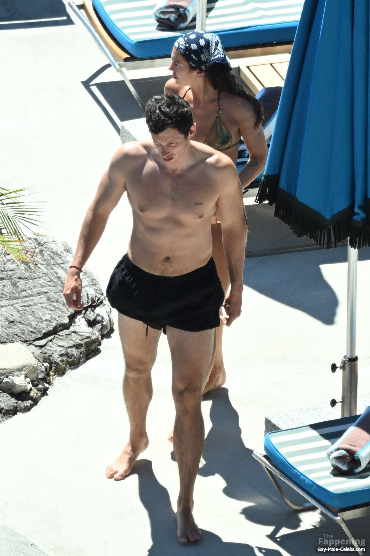 Callum Turner shirtless beach pics