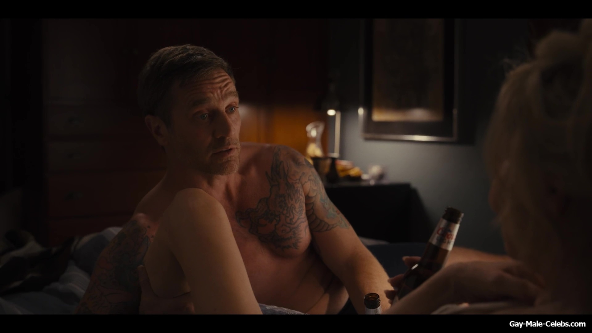 Devon Sawa Nude And Underwear Scenes in Hacks