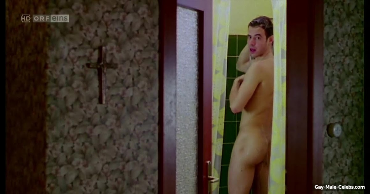 Felix Eitner Nude Dick In Shower Scenes in The Trio