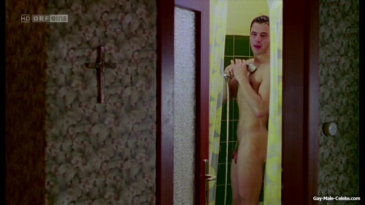 Felix Eitner Nude Dick In Shower Scenes in The Trio