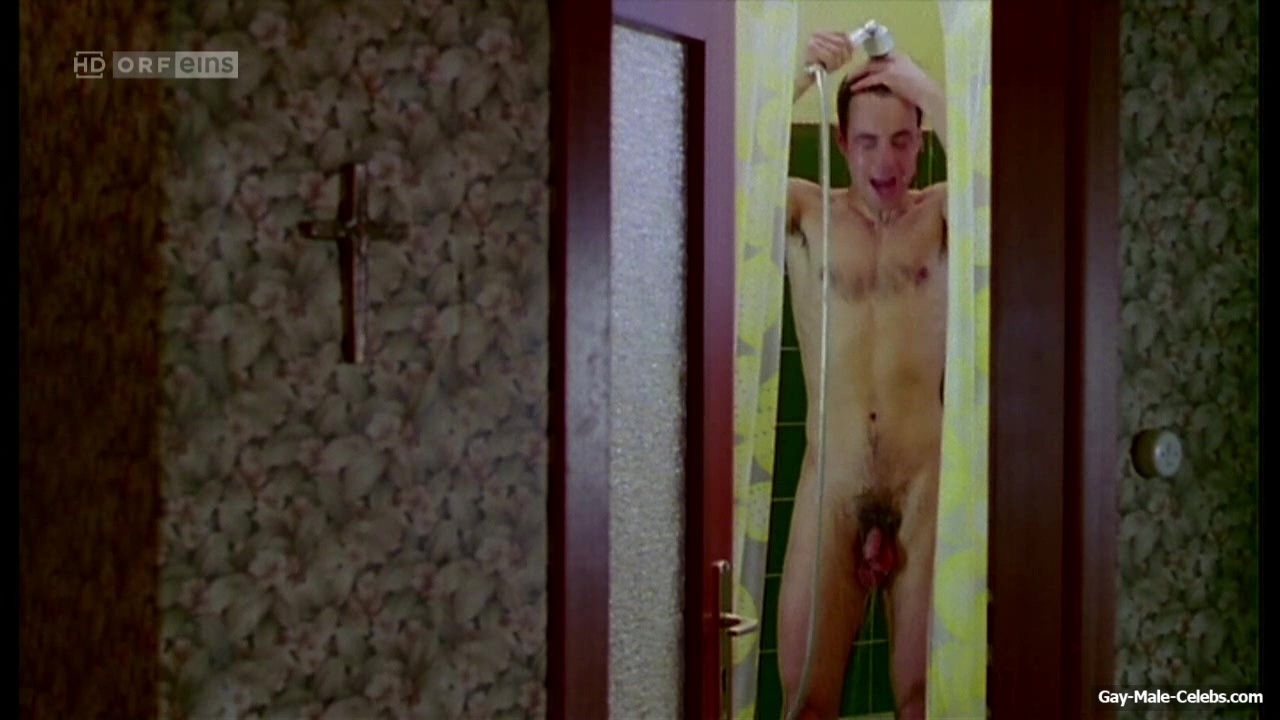 Felix Eitner Nude Dick In Shower Scenes in The Trio