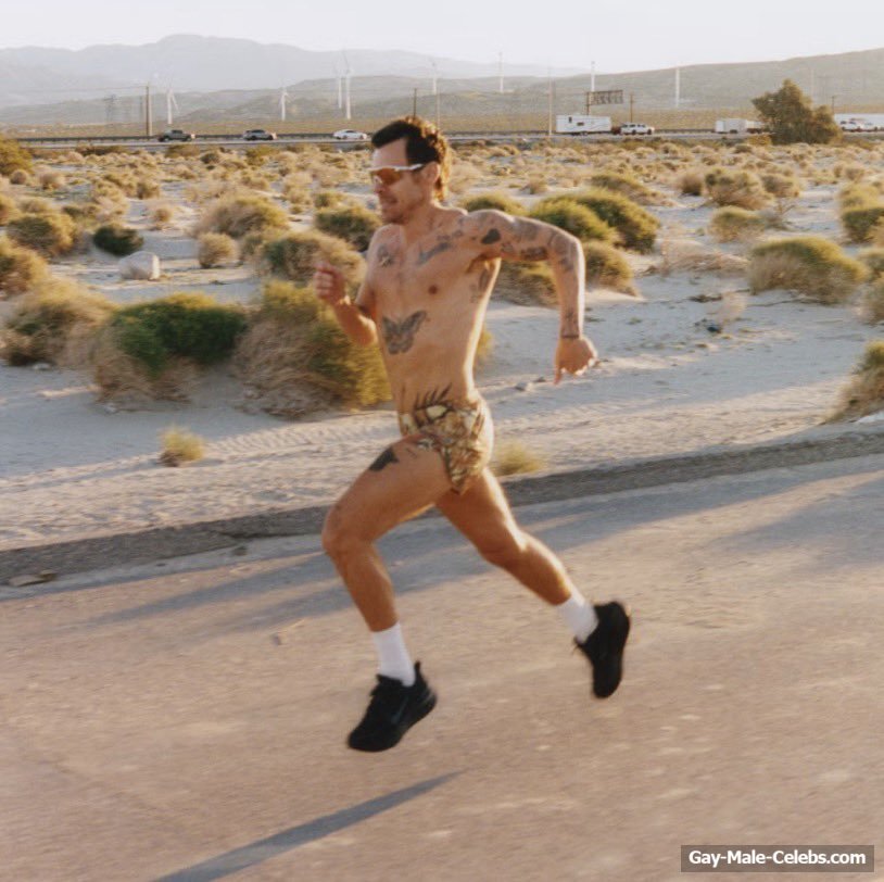 Harry Styles Shirtless And Foot Close Up Photos