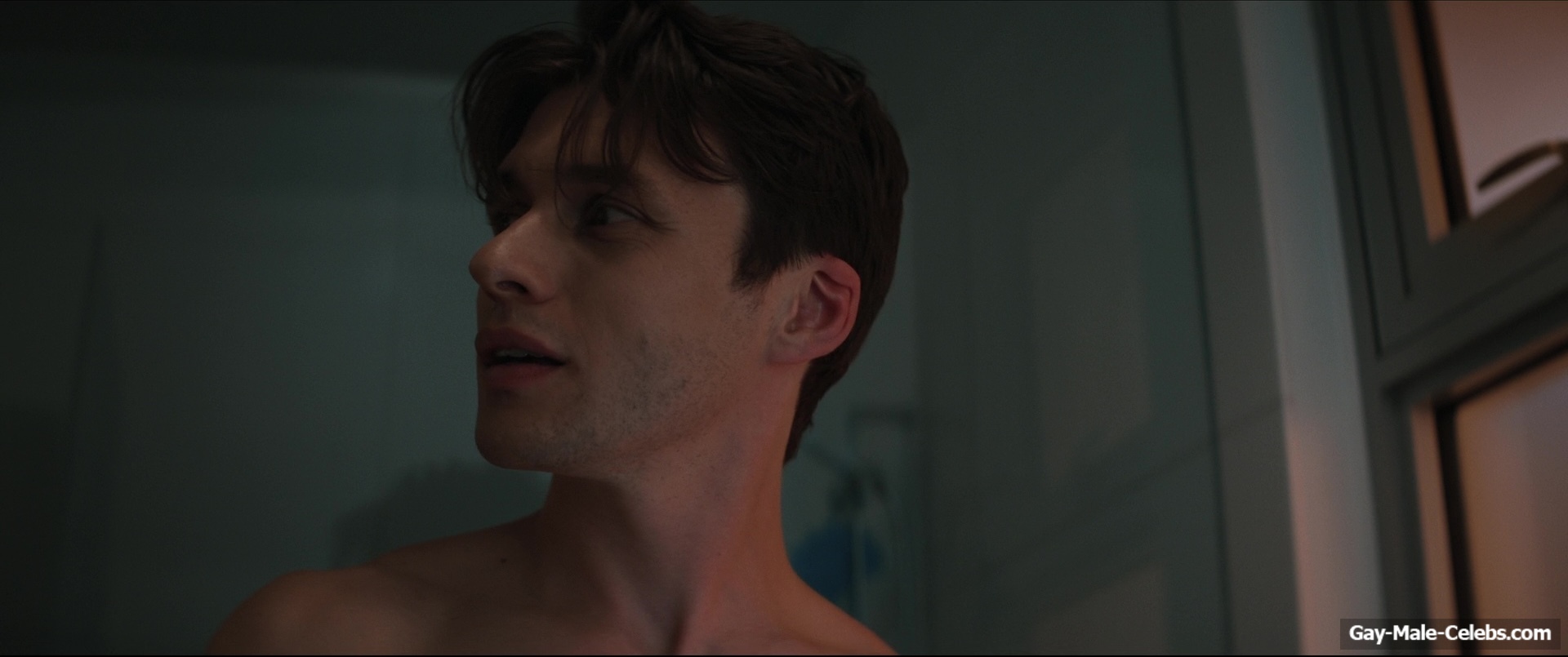 Nick Robinson Nude Shower in Voicemails For Isabelle