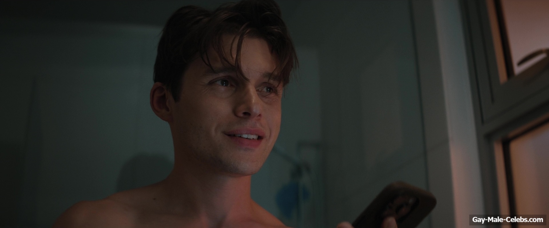 Nick Robinson Nude Shower in Voicemails For Isabelle