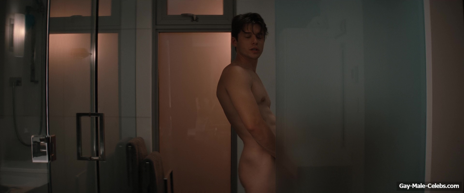 Nick Robinson Nude Shower in Voicemails For Isabelle