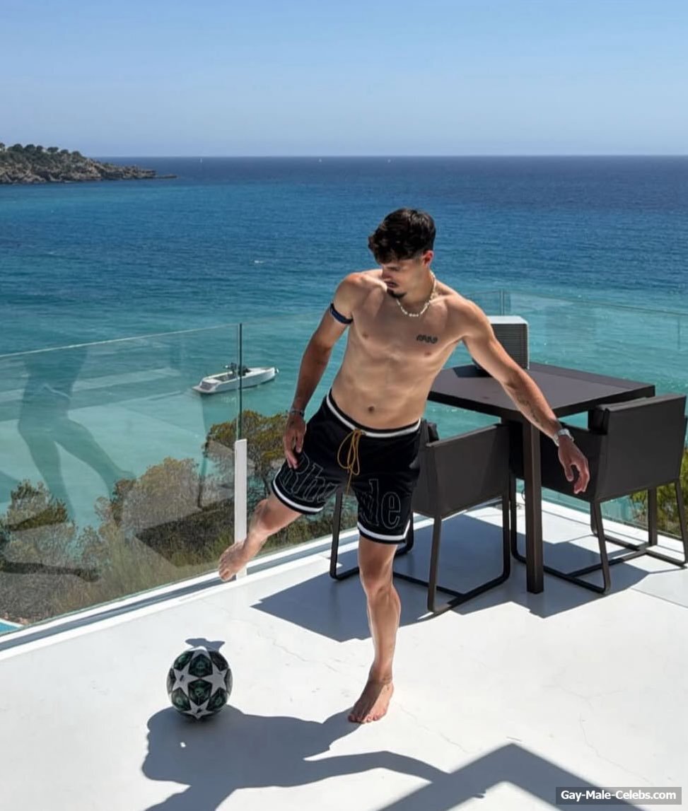 Pedro Neto Shirtless And Cock Bulge Photos