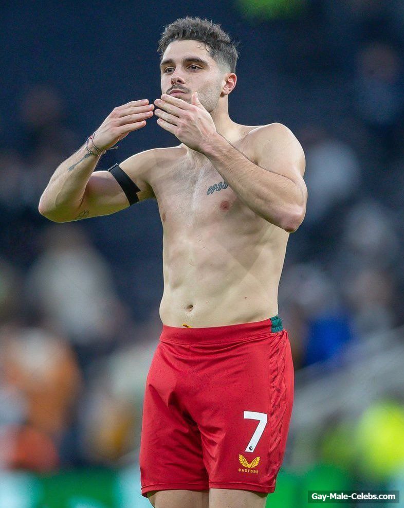 Pedro Neto nude