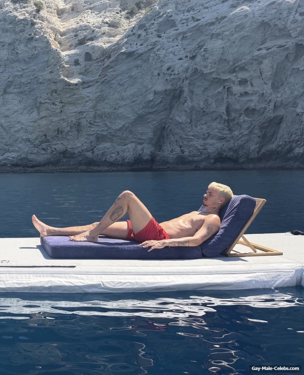 Romeo Beckham Shirtless And Sexy Underwear Photos