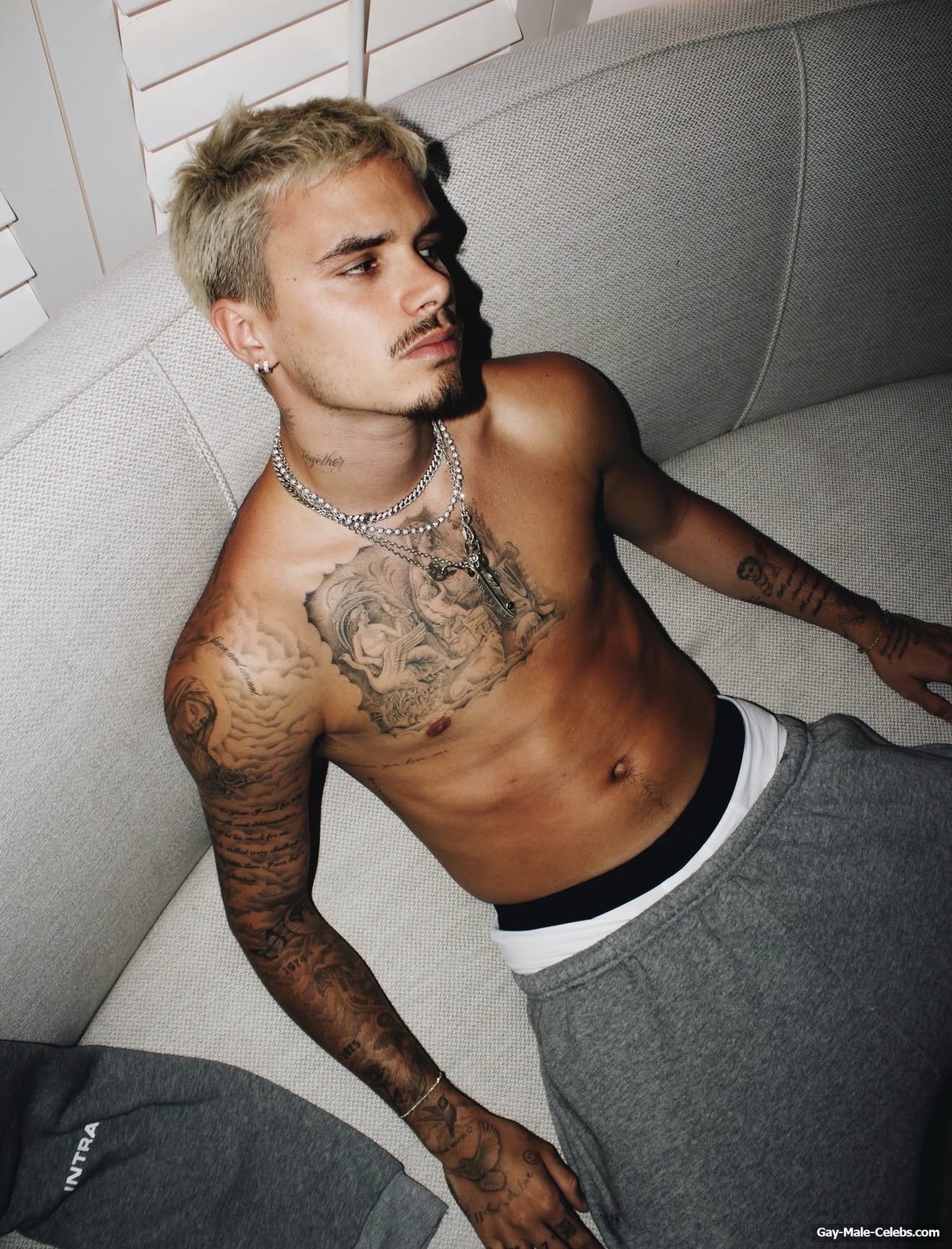 Romeo Beckham Shirtless And Sexy Underwear Photos