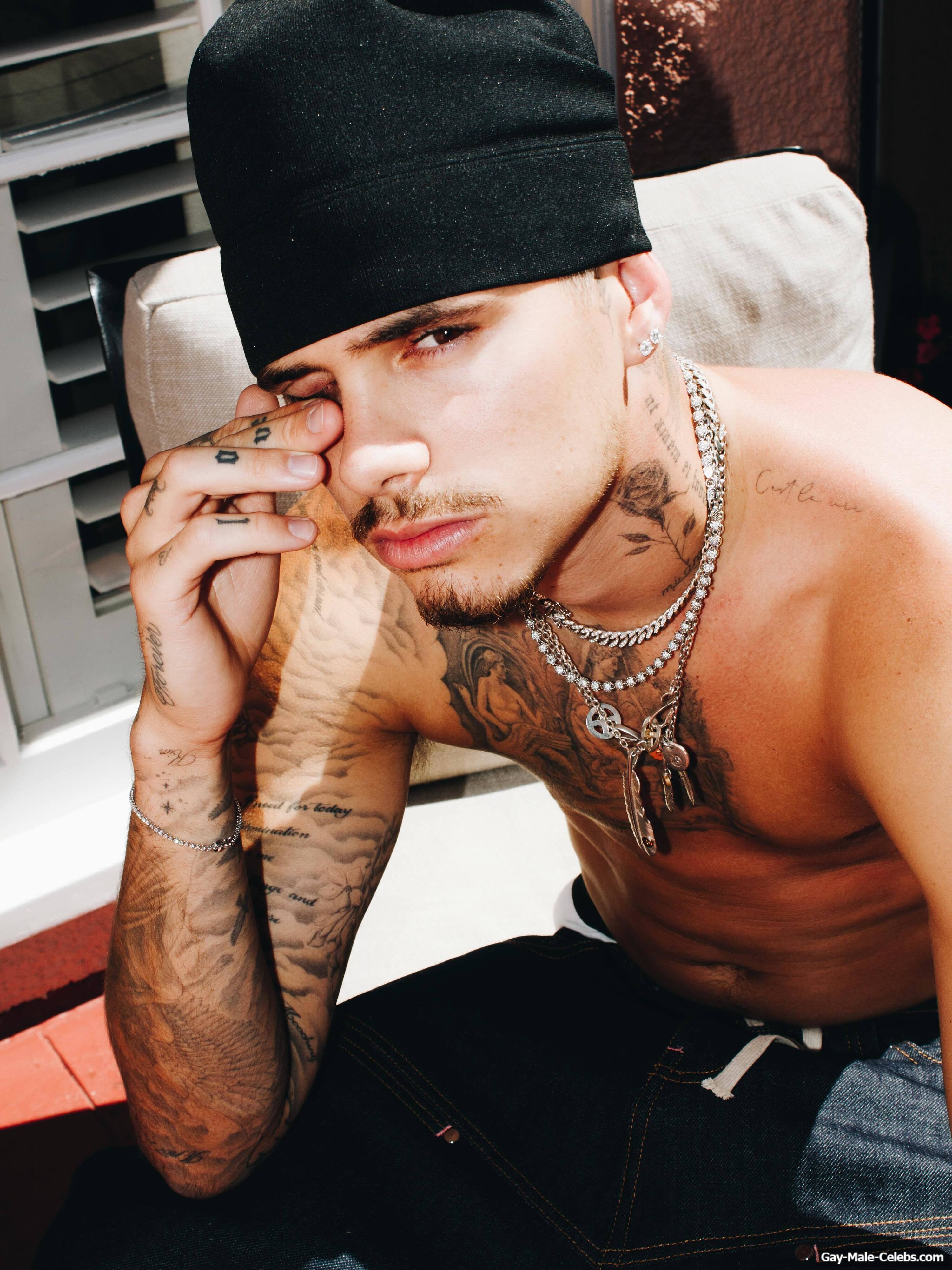 Romeo Beckham Shirtless And Sexy Underwear Photos