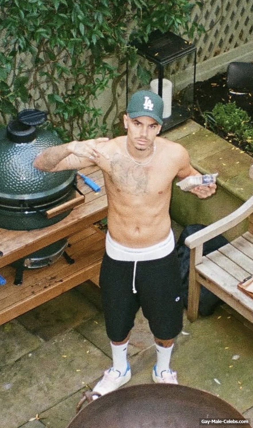Romeo Beckham Shirtless And Sexy Underwear Photos