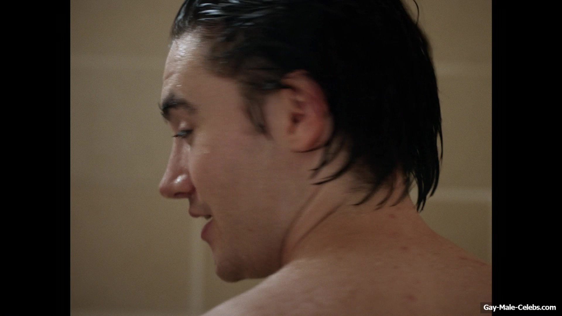 Spencer MacPherson Nude Shower Scenes in School Spirits