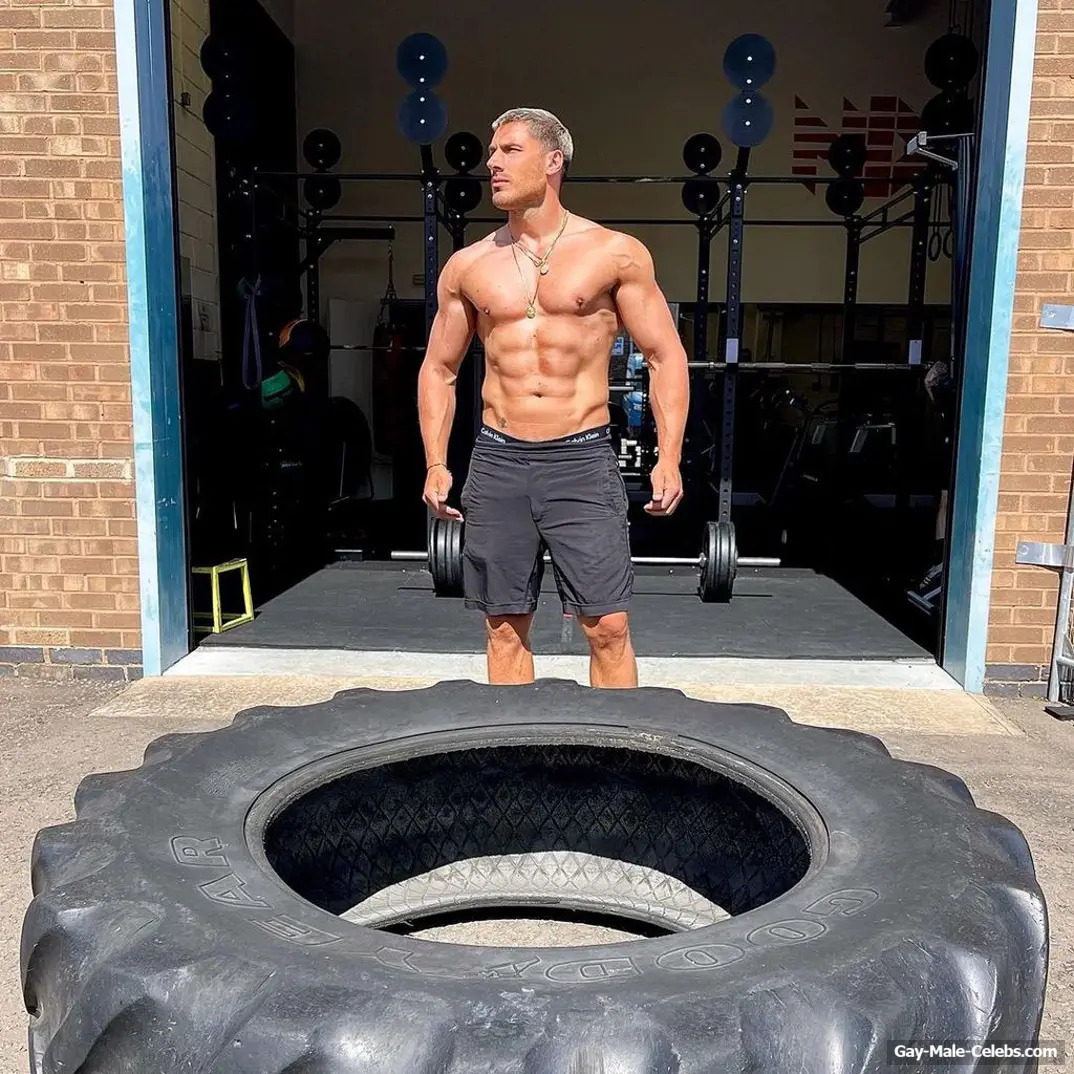 Chris Appleton shirtless and cock bulge photos