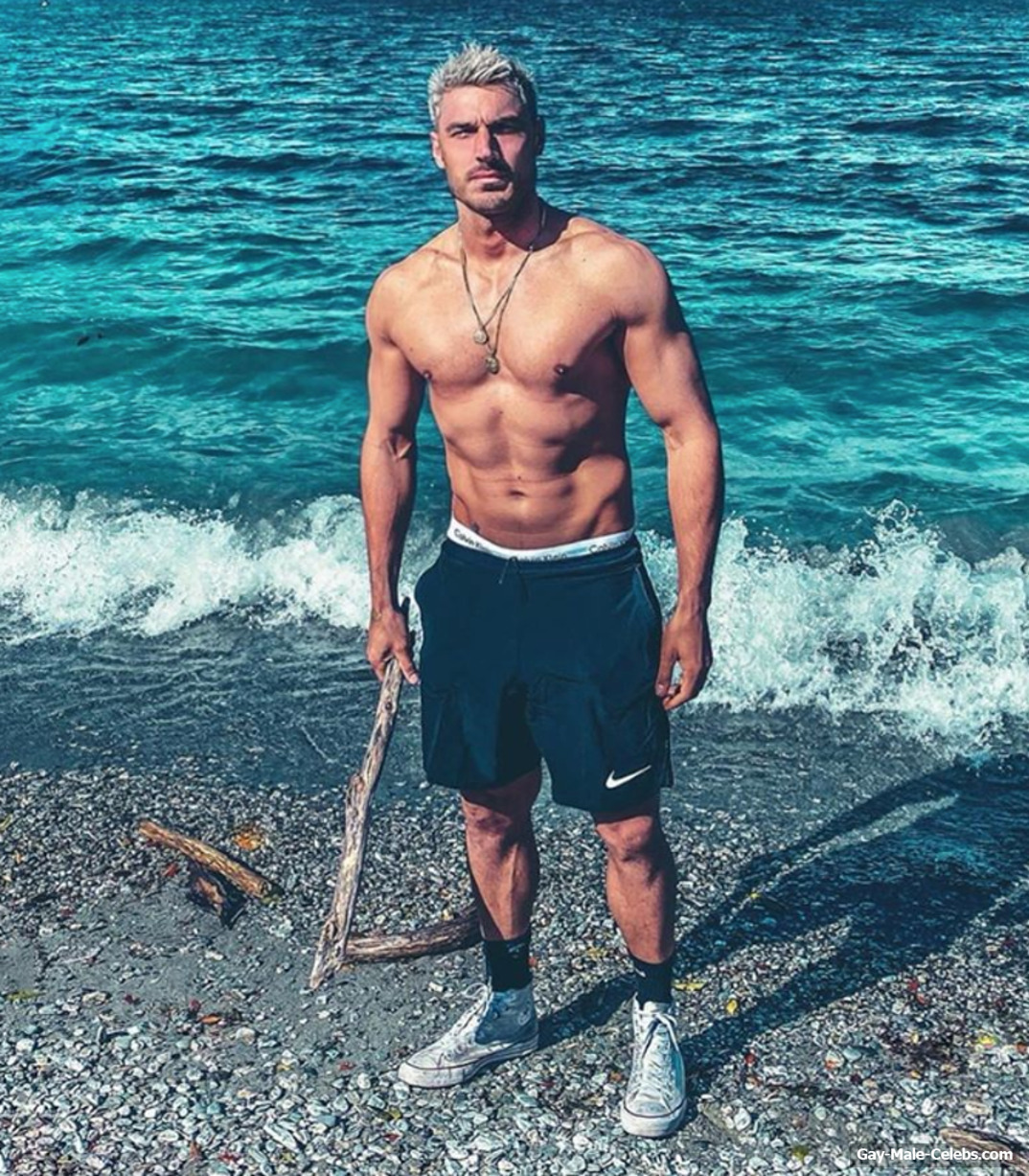 Chris Appleton shirtless and cock bulge photos