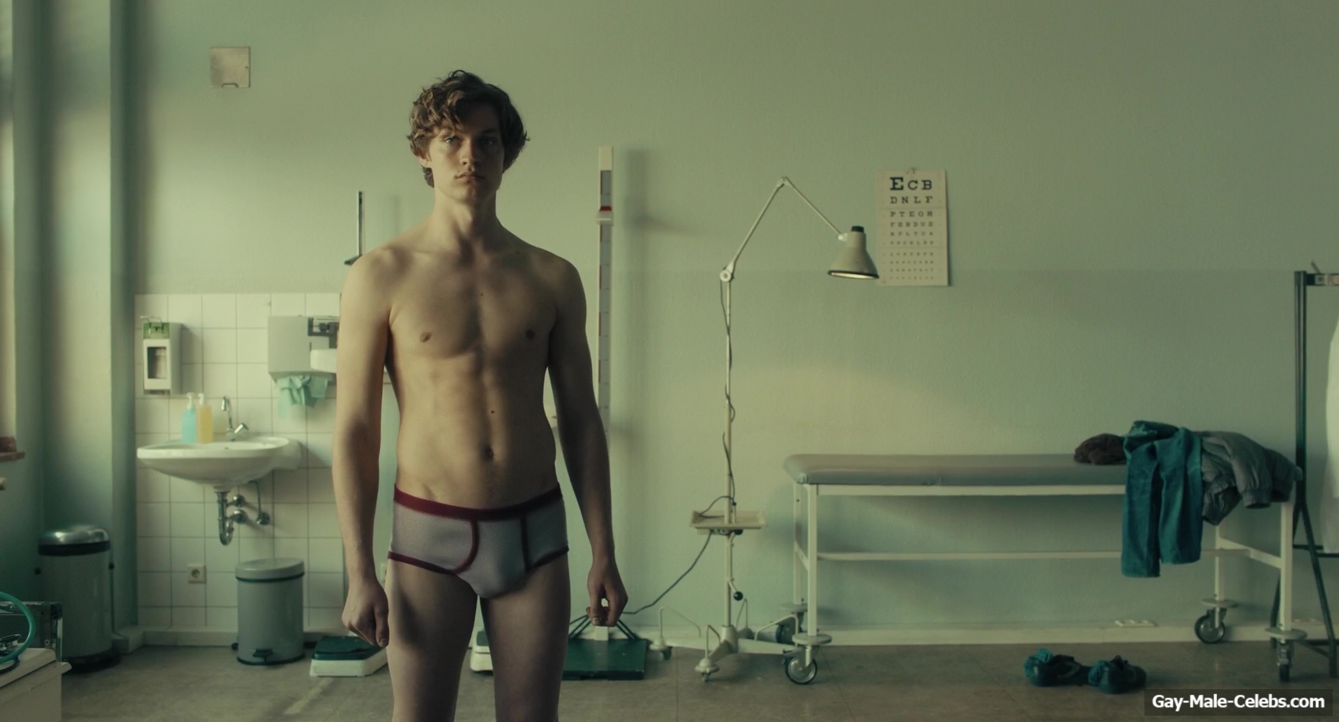 Damian Hardung Dick Bulge and Underwear Scenes in Auerhaus 