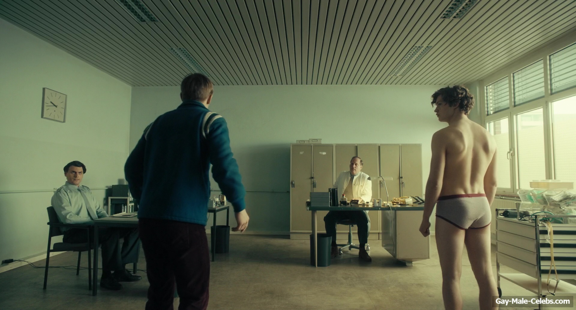 Damian Hardung Dick Bulge and Underwear Scenes in Auerhaus 