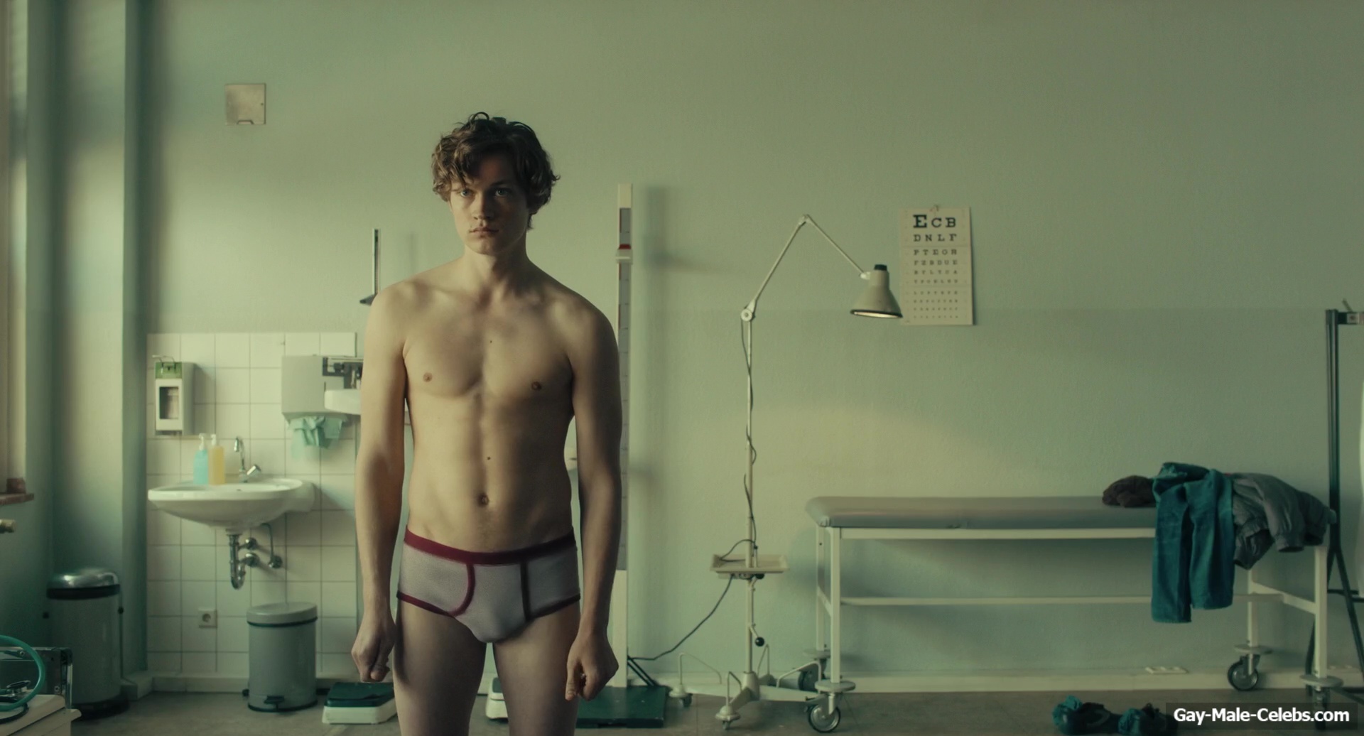 Damian Hardung Dick Bulge and Underwear Scenes in Auerhaus 
