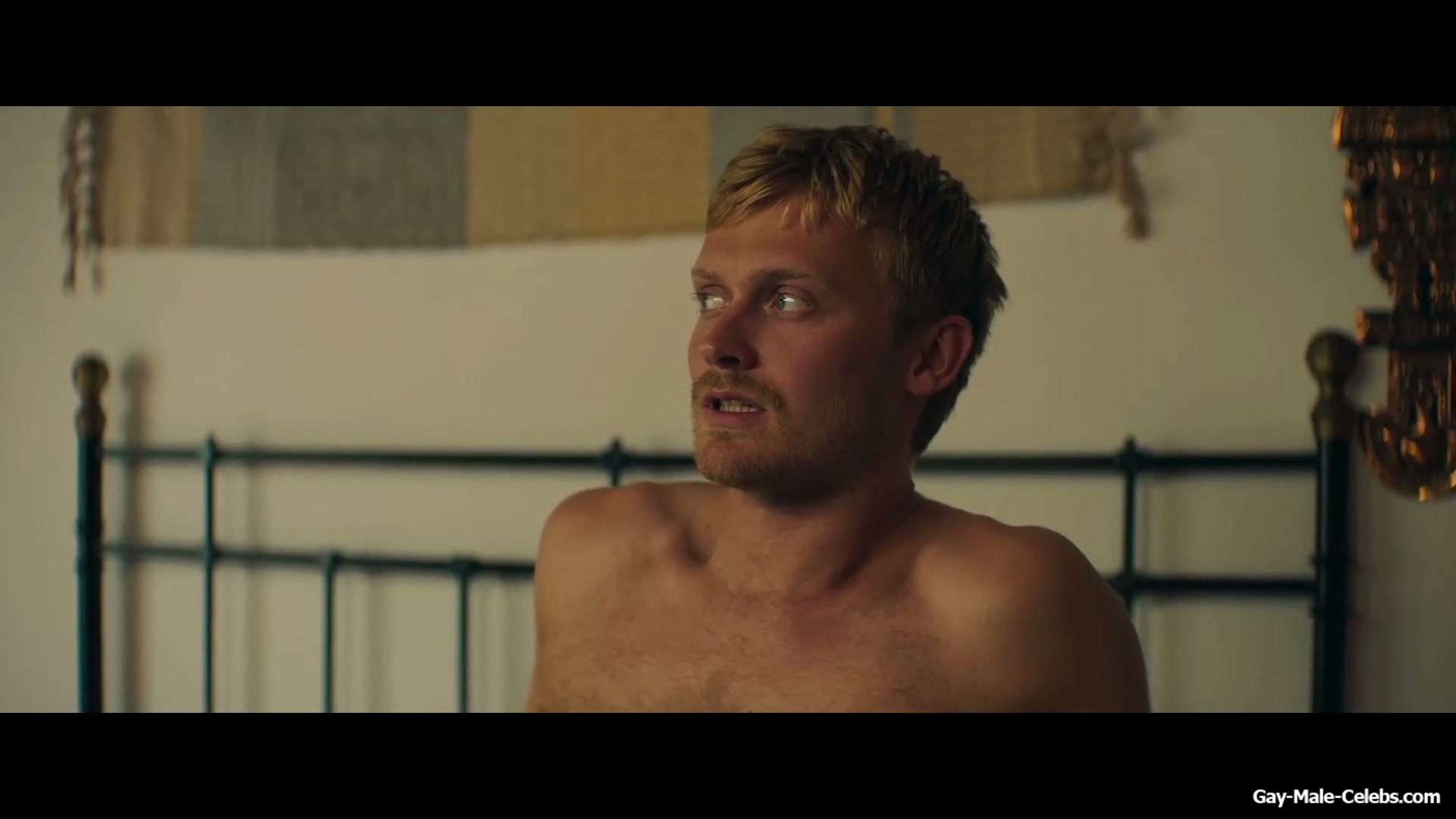 Freddie Dennis and Jaime Zatarain Frontal Nude And Gay Sex in A una isla de ti