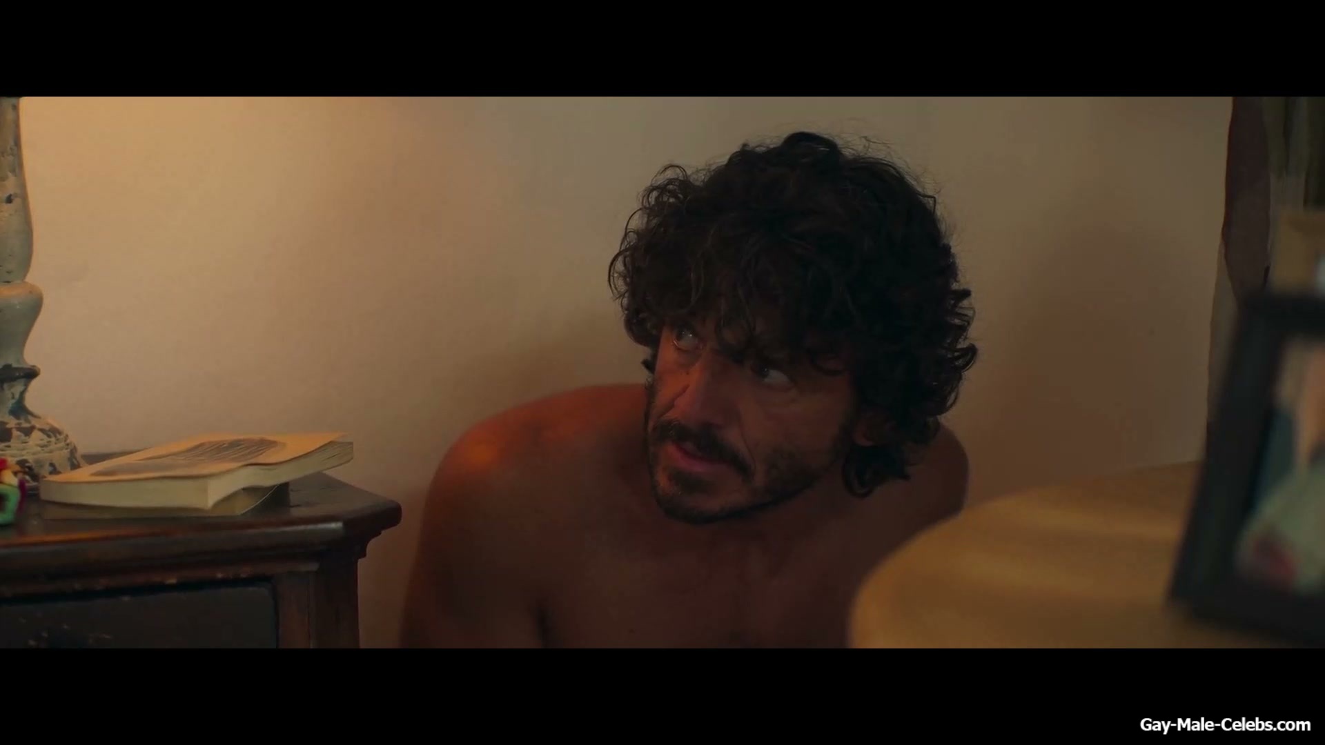 Freddie Dennis and Jaime Zatarain Frontal Nude And Gay Sex in A una isla de ti