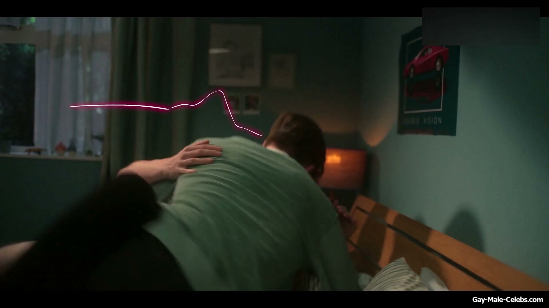 Joe Locke and Kit Connor Shirtless and Hot Gay Scene in Heartstopper