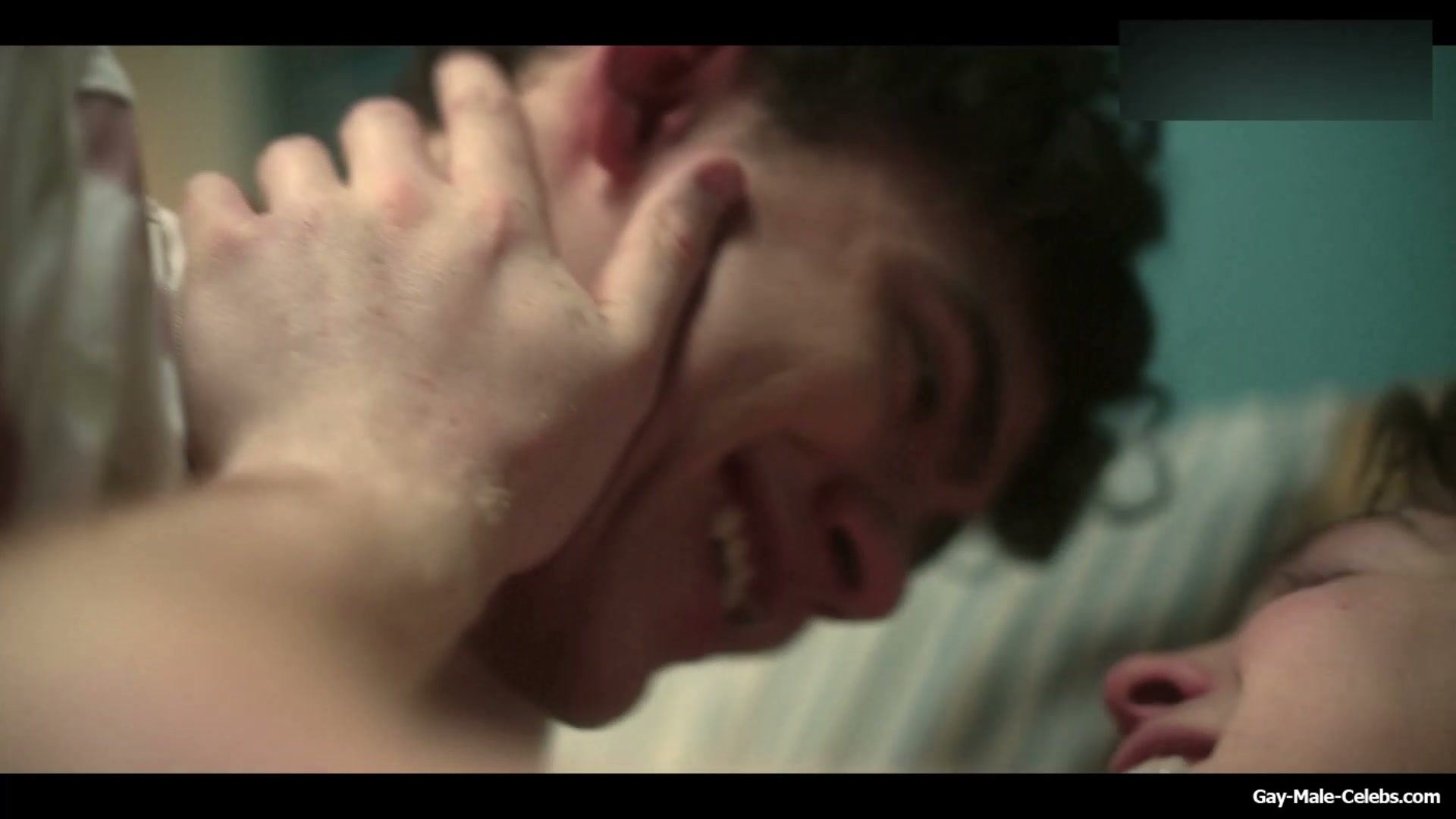 Joe Locke and Kit Connor Shirtless and Hot Gay Scene in Heartstopper