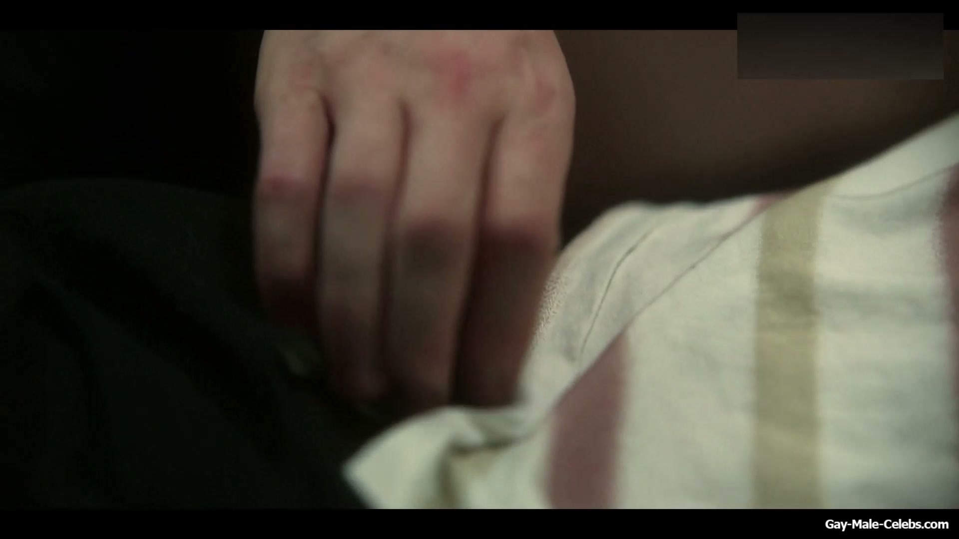 Joe Locke and Kit Connor Shirtless and Hot Gay Scene in Heartstopper