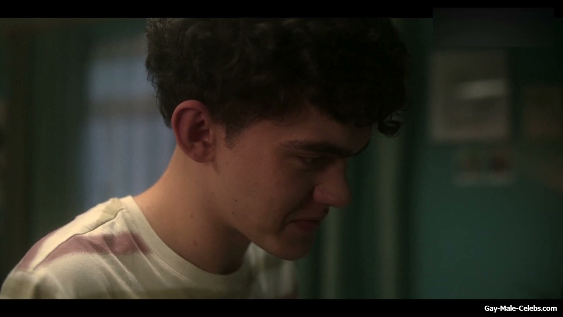 Joe Locke and Kit Connor Shirtless and Hot Gay Scene in Heartstopper