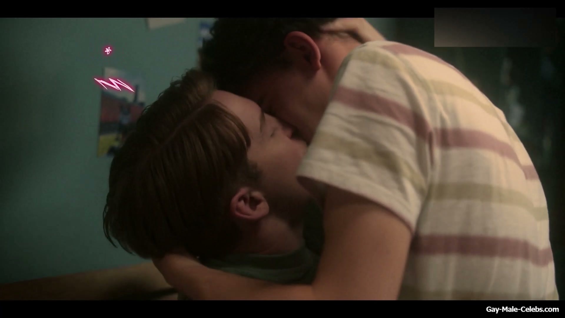 Joe Locke and Kit Connor Shirtless and Hot Gay Scene in Heartstopper