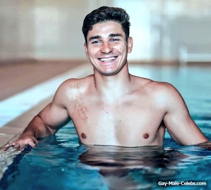 Julian Alvarez nude and dick bulge pics